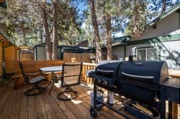 Big Bear Retreat | Hot Tub, BBQ, Views & Games