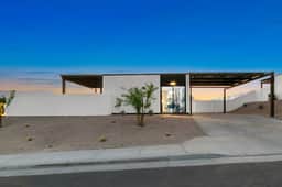 Desert Skies Modernist Villa w/ Pool, Spa & Casita