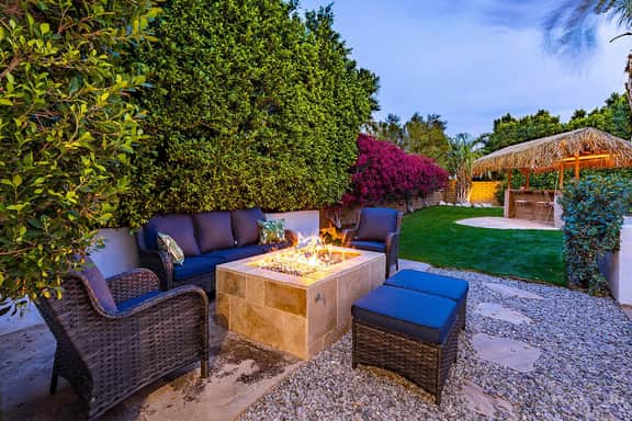 Mini Golf, Pool & Spa by @MariamsBnb