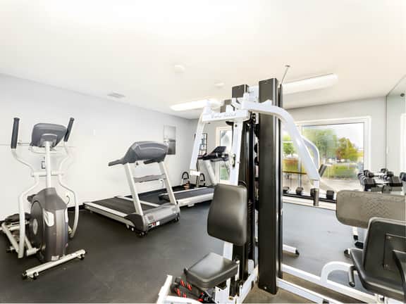 Palm Springs Condo | Pools | Hot tub | Parking