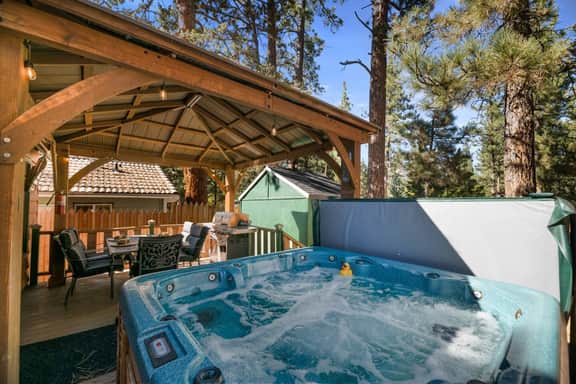 Rustic Mountain Cabin | Spa, Firepit, Playroom