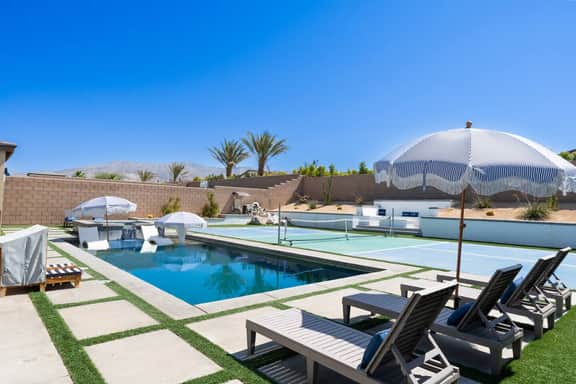 Pickleball, Pool, Spa, Casita, Firepit, Gameroom