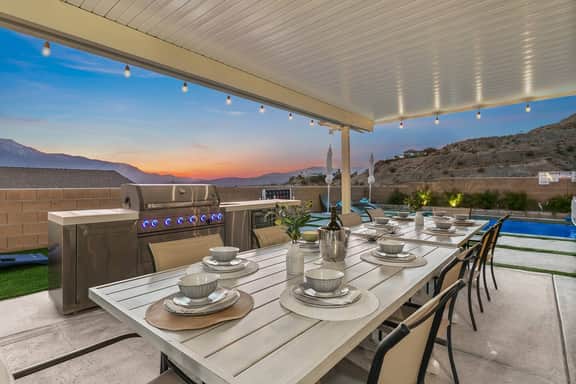 3BR Desert Escape | Pool, Views & Mini Golf