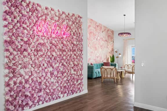 PinkBlissHouz: Pool, Spa, Firepit, Themed Rooms