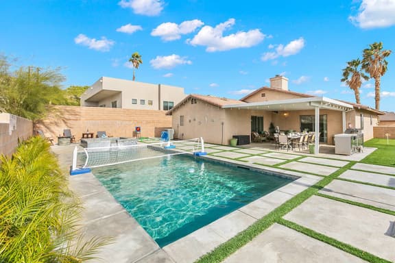 3BR Desert Escape | Pool, Views & Mini Golf